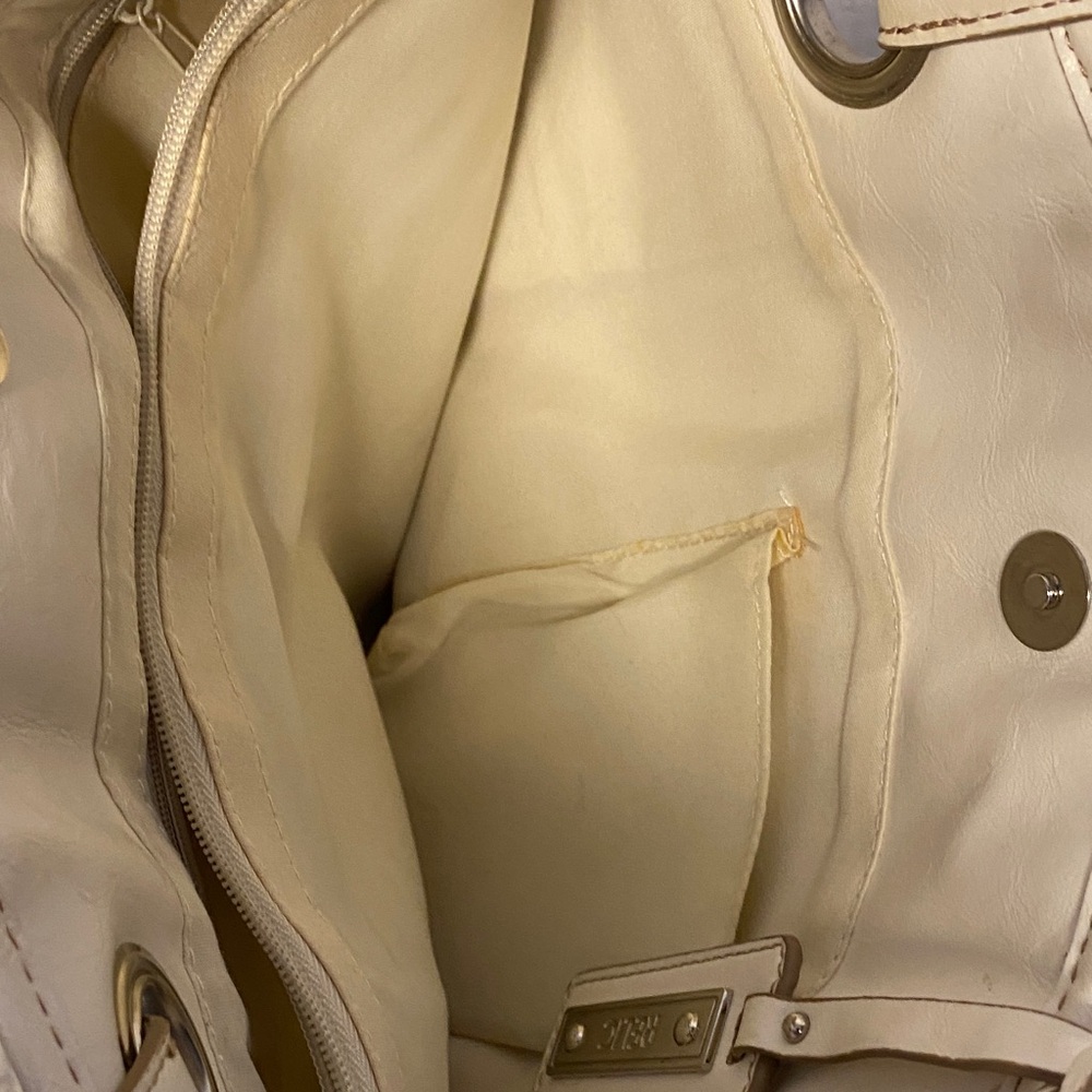Relic Cream Shoulder Bag - Picture 5 of 9